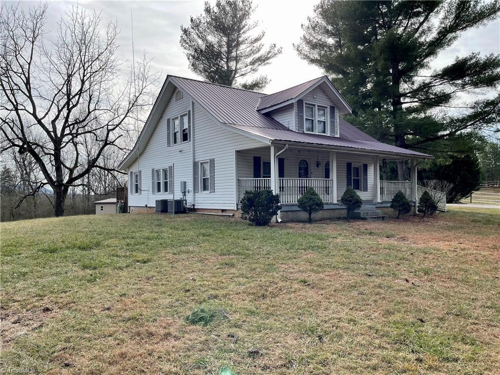 1041 Jackson Road Westfield, NC 27053 - Photo 3 of 32 Side of Home View # 2