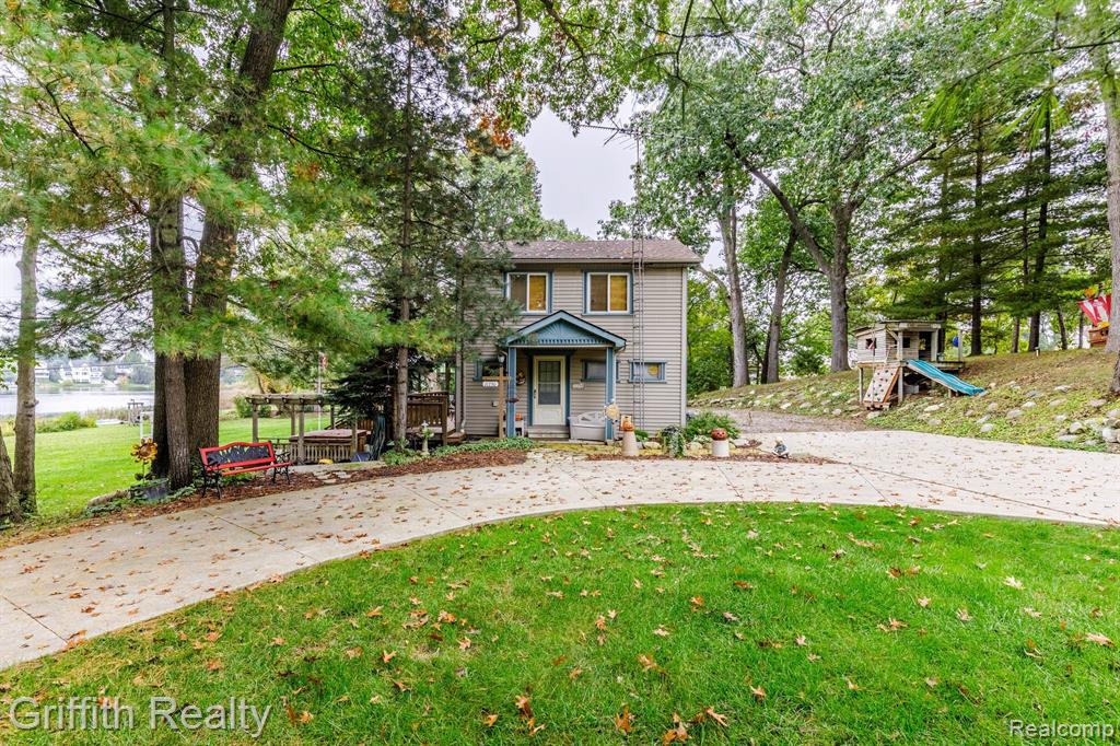 11730 Cundy Road Hartland, MI 48353 - Photo 3 of 47