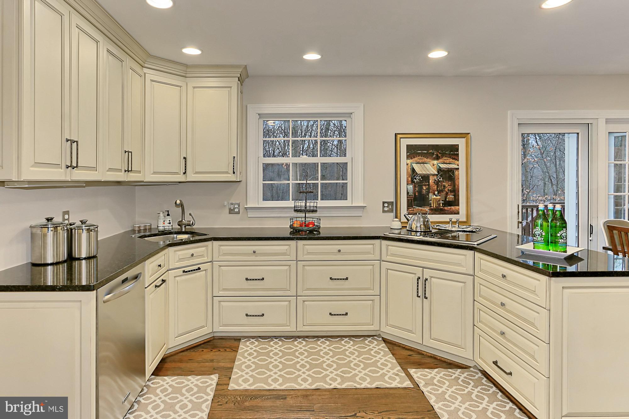 7429 Kincheloe Road Clifton, VA 20124 - Photo 11 of 56 Gourmet Kitchen