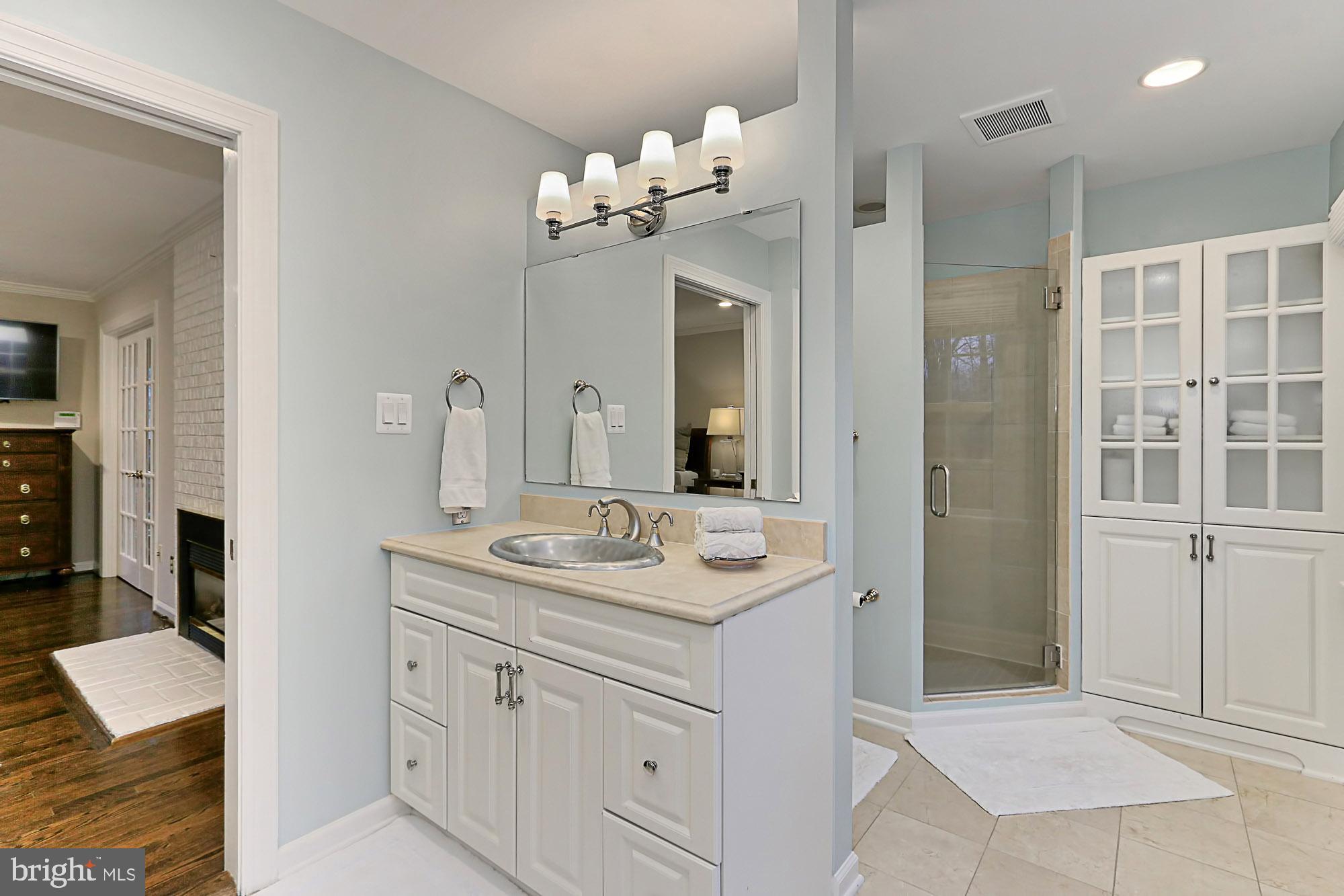 7429 Kincheloe Road Clifton, VA 20124 - Photo 28 of 56 Master Bath