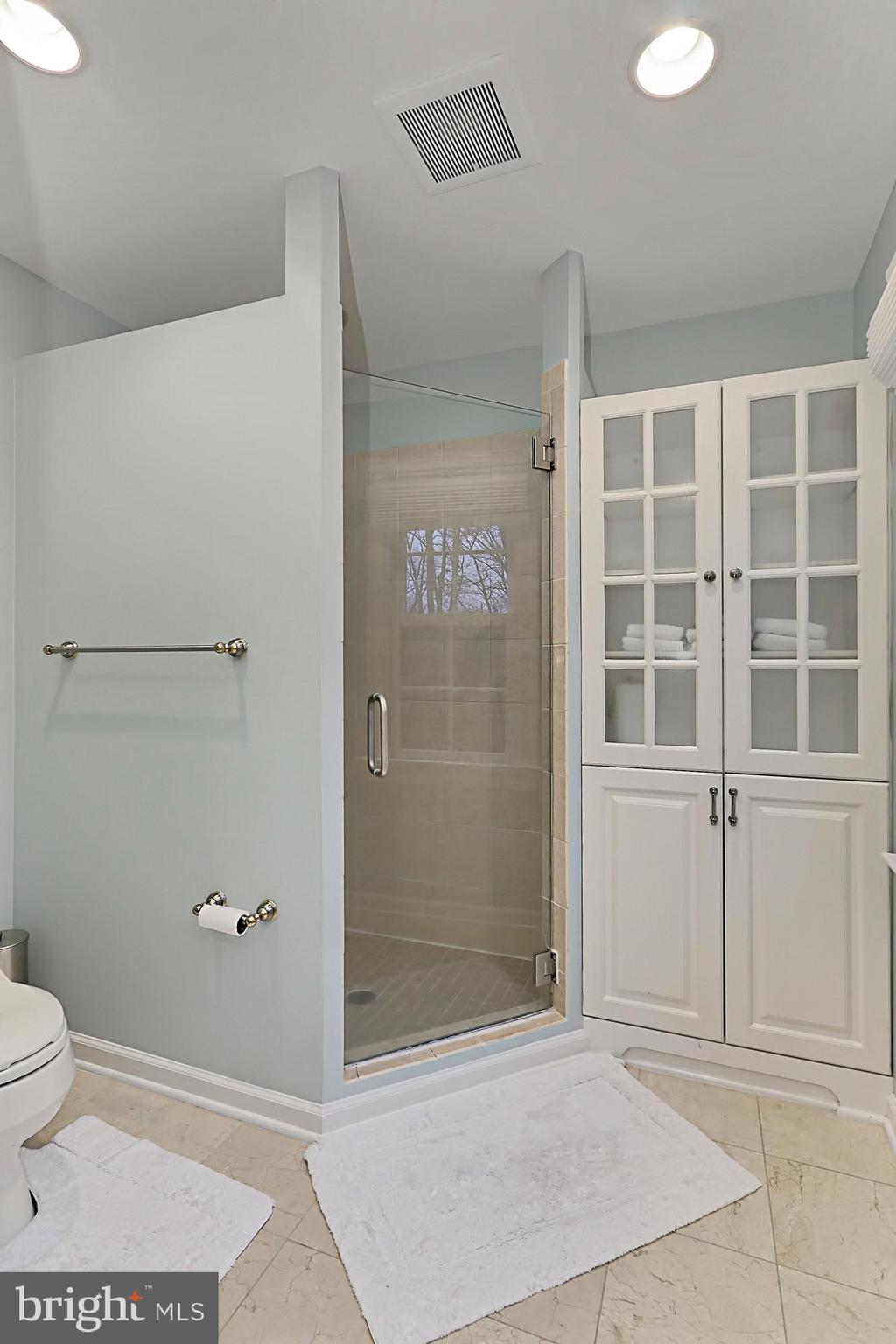 7429 Kincheloe Road Clifton, VA 20124 - Photo 29 of 56 Master Bath
