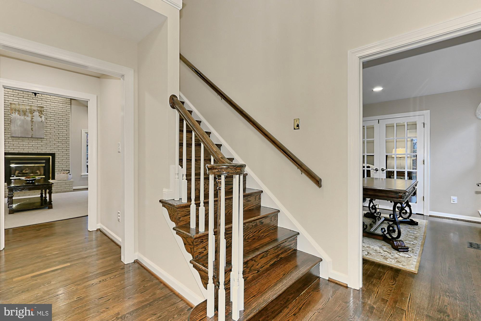 7429 Kincheloe Road Clifton, VA 20124 - Photo 5 of 56 Two Story Foyer