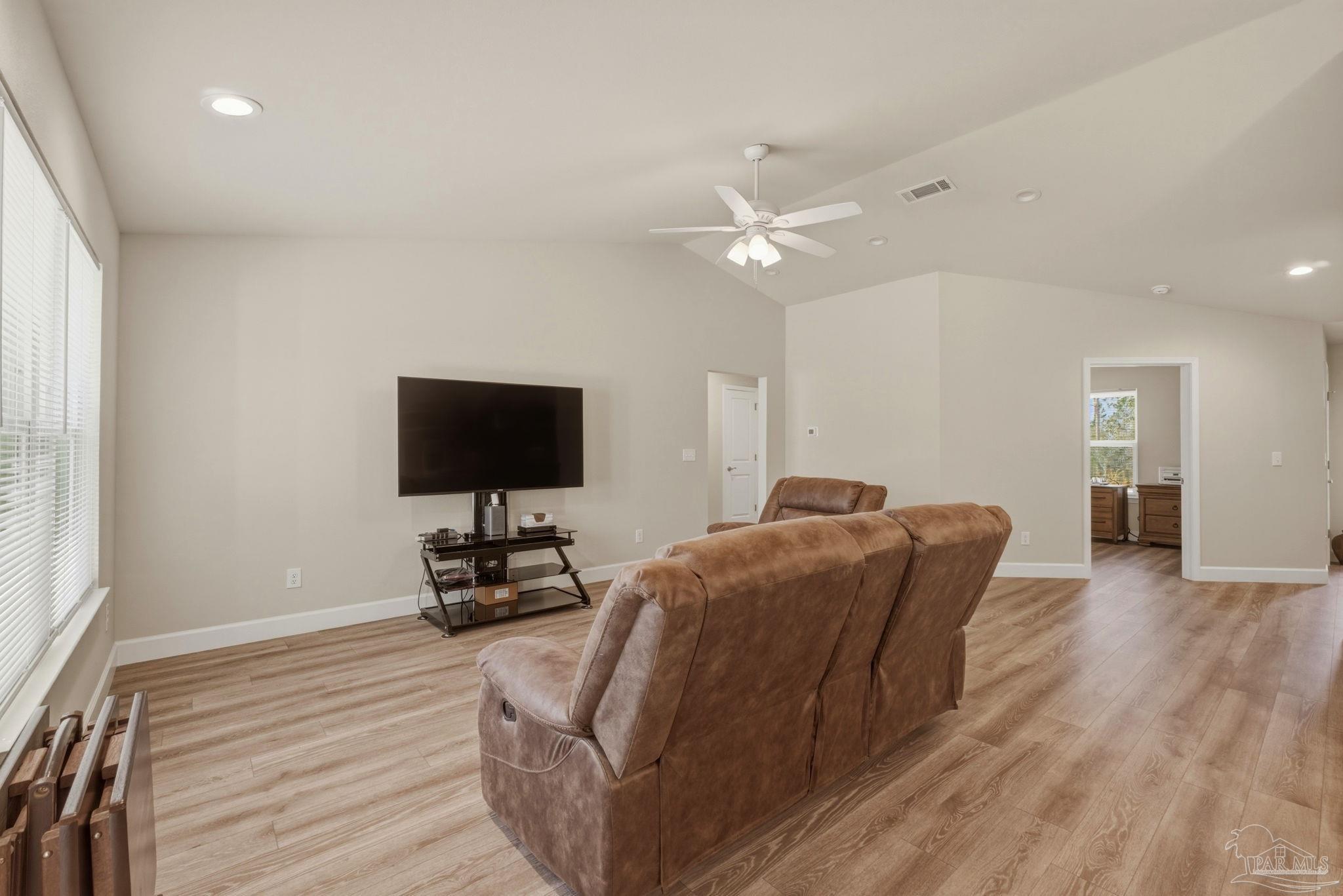 1828 Lewis Road Milton, FL 32570 - Photo 17 of 50 Gallery Image 17