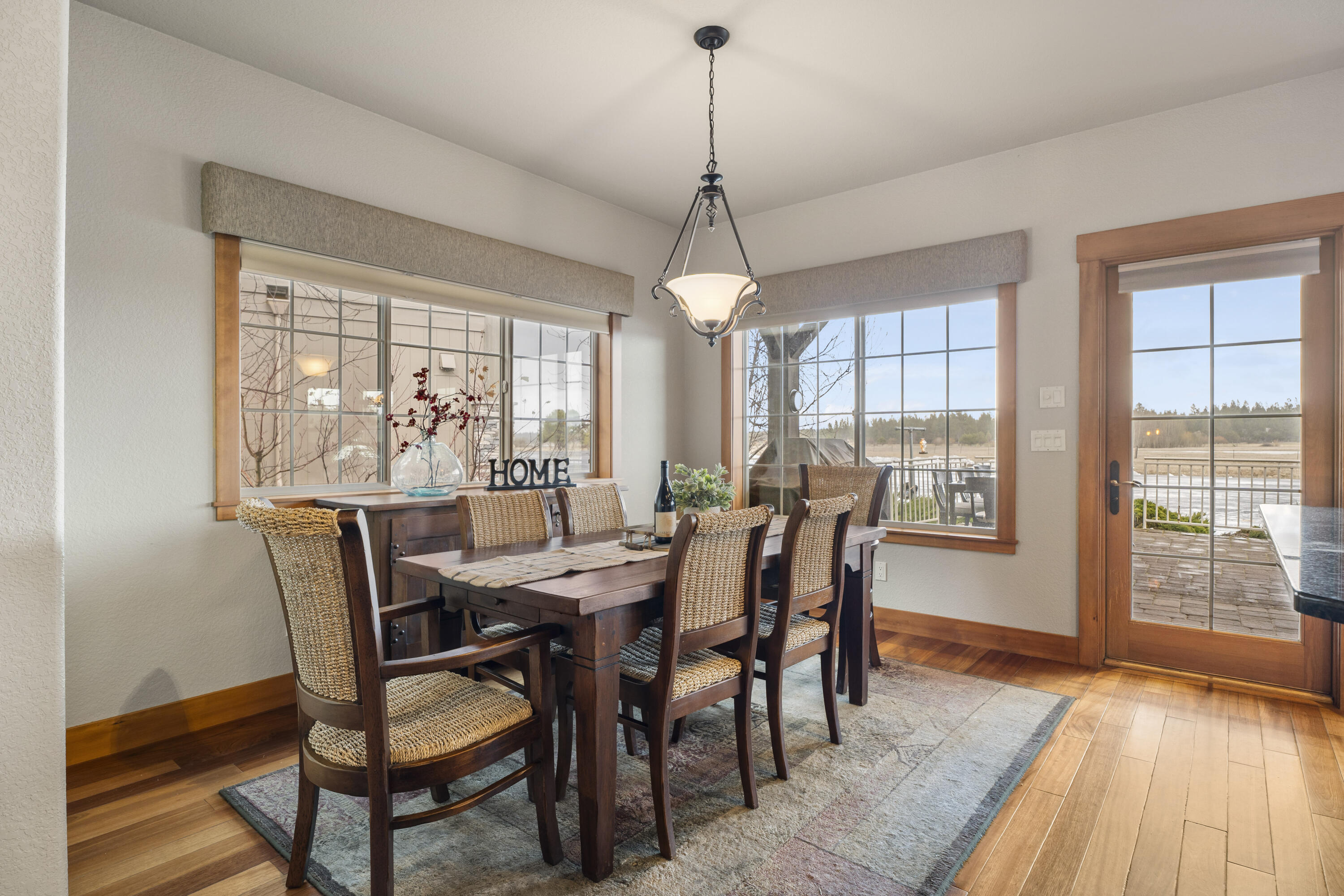 56902 River Road, Unit 6 Sunriver, OR 97707 - Photo 9 of 44 Dining