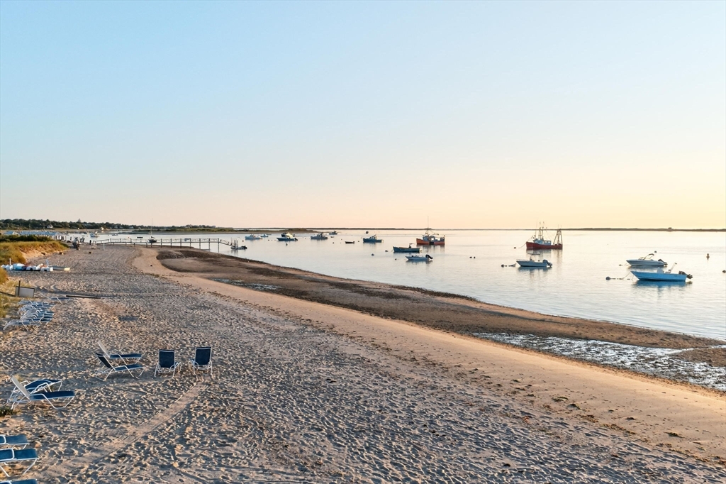 166 Shore Road Chatham, MA 02633 - Photo 33 of 39 Gallery Image 33