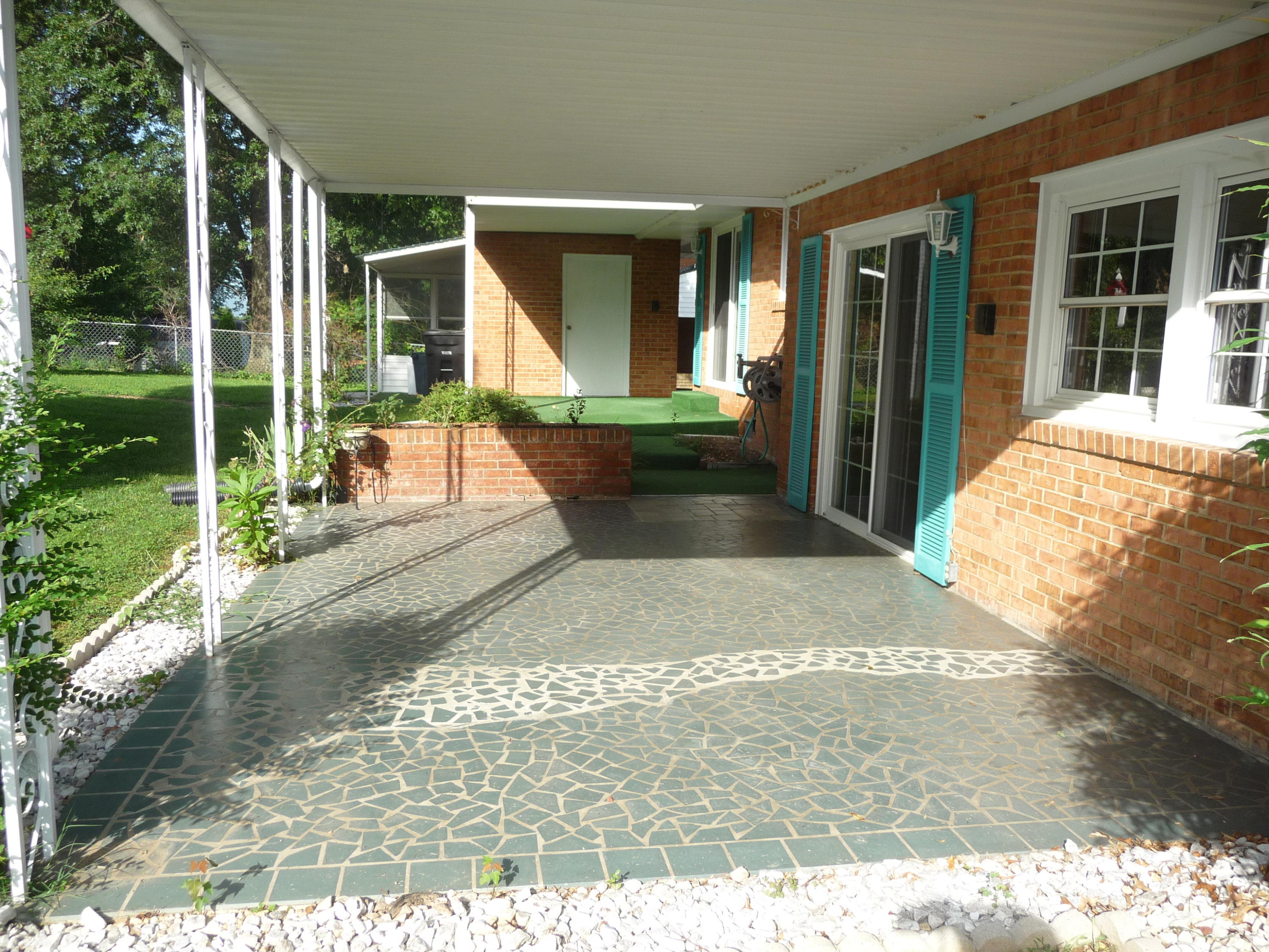 3123 Northside Road Roanoke, VA 24019 - Photo 5 of 77 5 Covered Patios