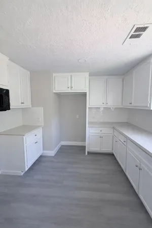 $1,800 | 8115 Redfern Drive, Houston, TX 77033