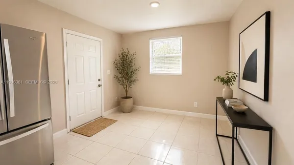 $1,400 | 19310 Northwest 48th Court, Unit RIGHT, Miami Gardens, FL 33055