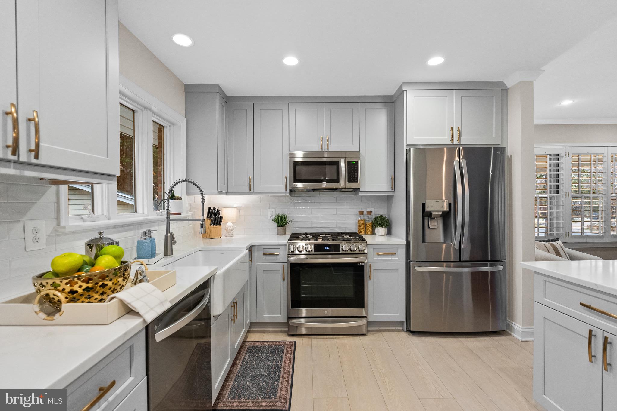 7911 Bainbridge Road Alexandria, VA 22308 - Photo 13 of 50 Fine finishes and fixtures