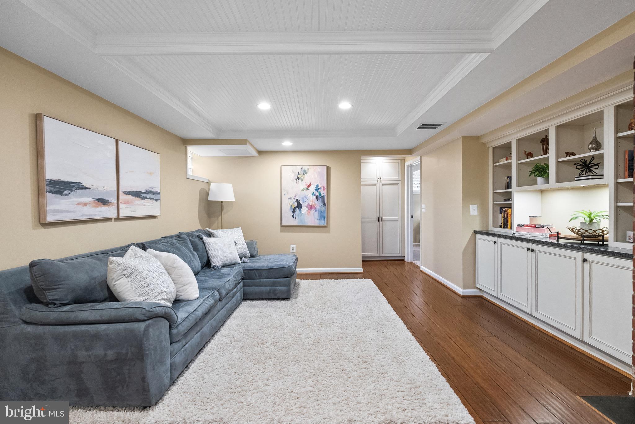 7911 Bainbridge Road Alexandria, VA 22308 - Photo 32 of 50 Custom built-ins