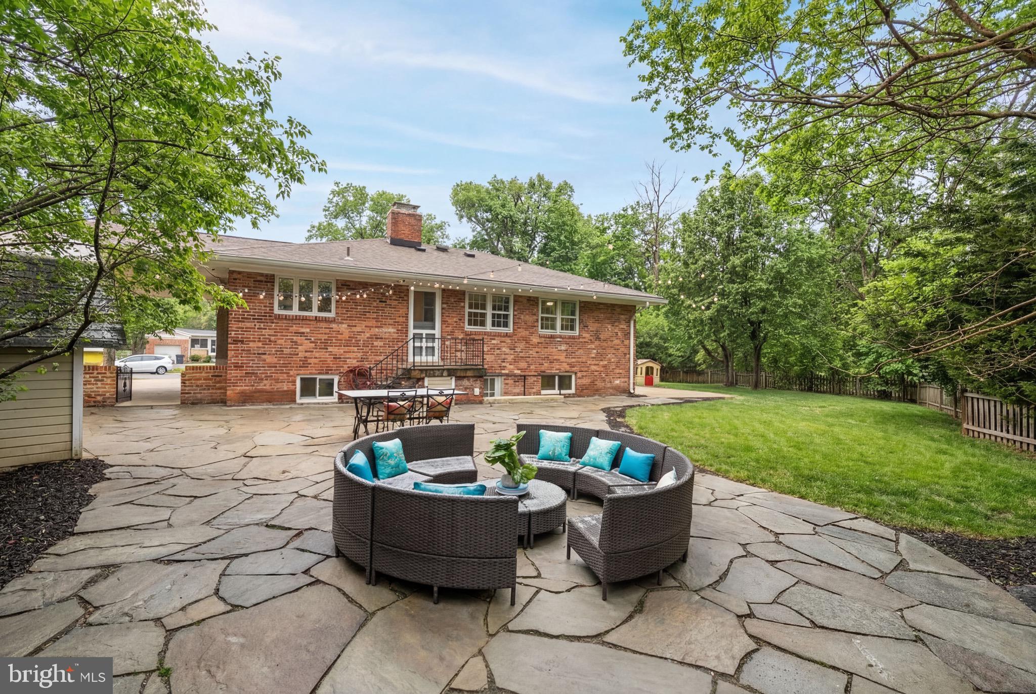 7911 Bainbridge Road Alexandria, VA 22308 - Photo 44 of 50 Privacy and outdoor enjoyment