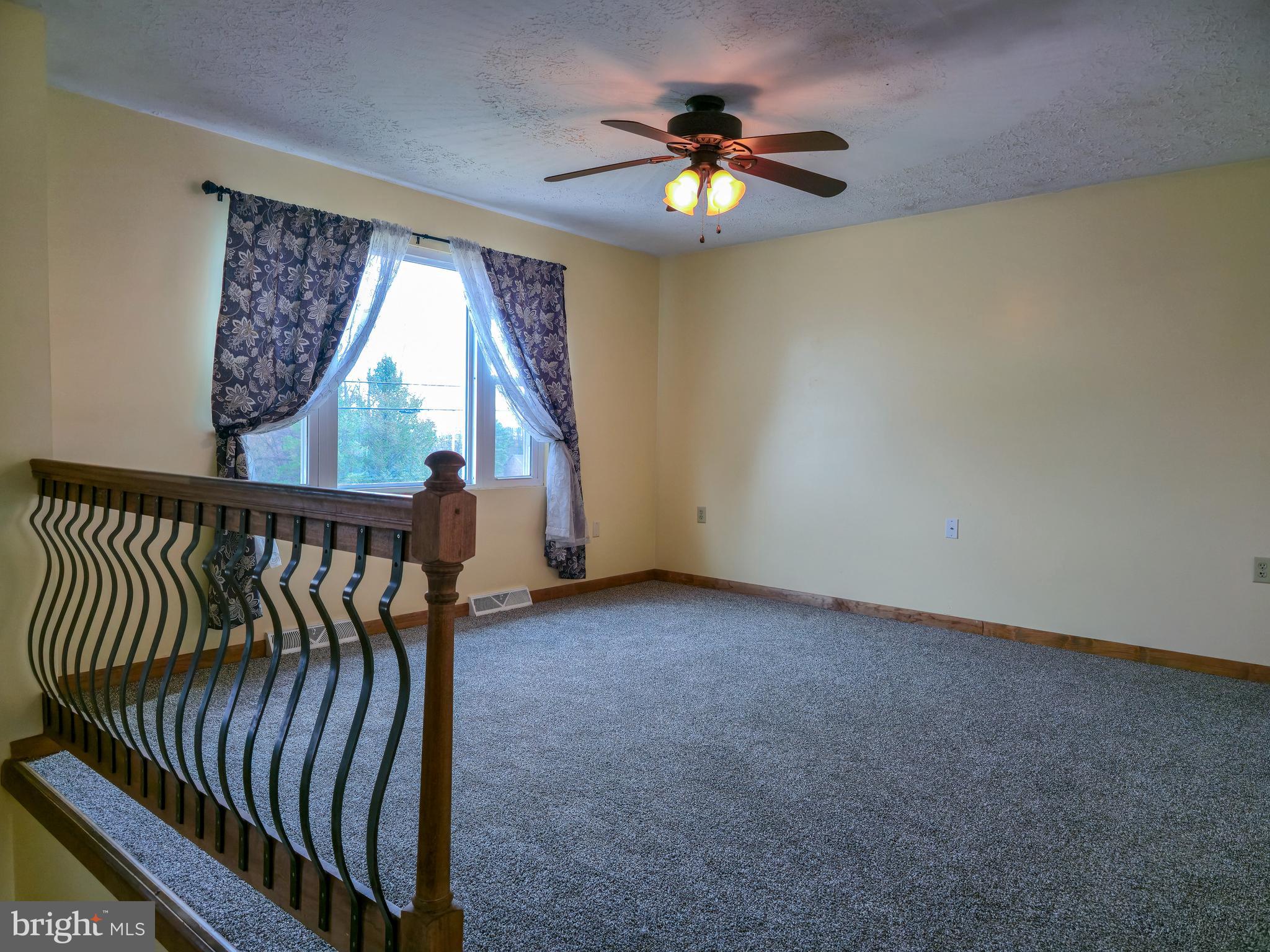 910 East Butter Road York, PA 17406 - Photo 11 of 29