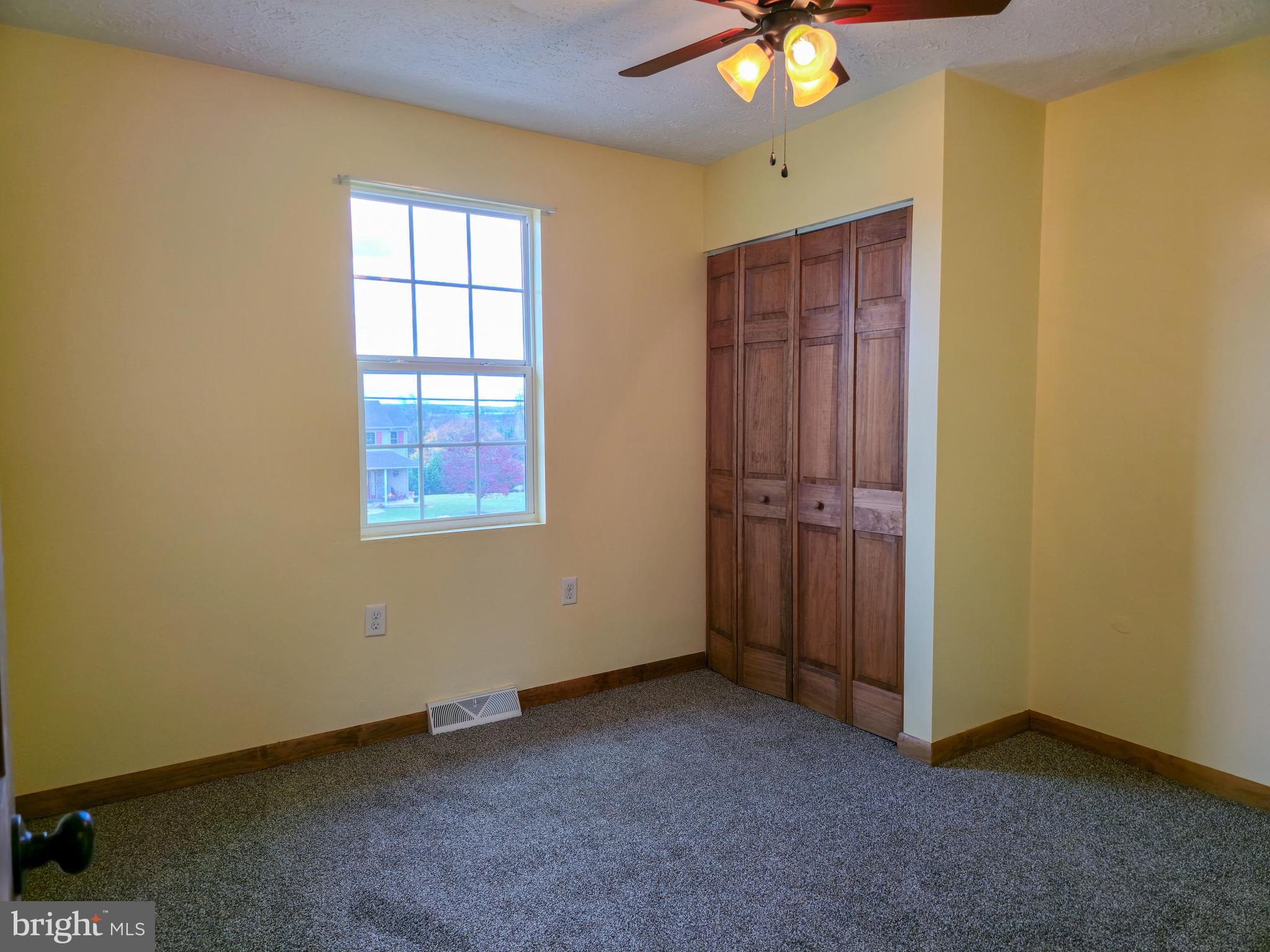 910 East Butter Road York, PA 17406 - Photo 26 of 29