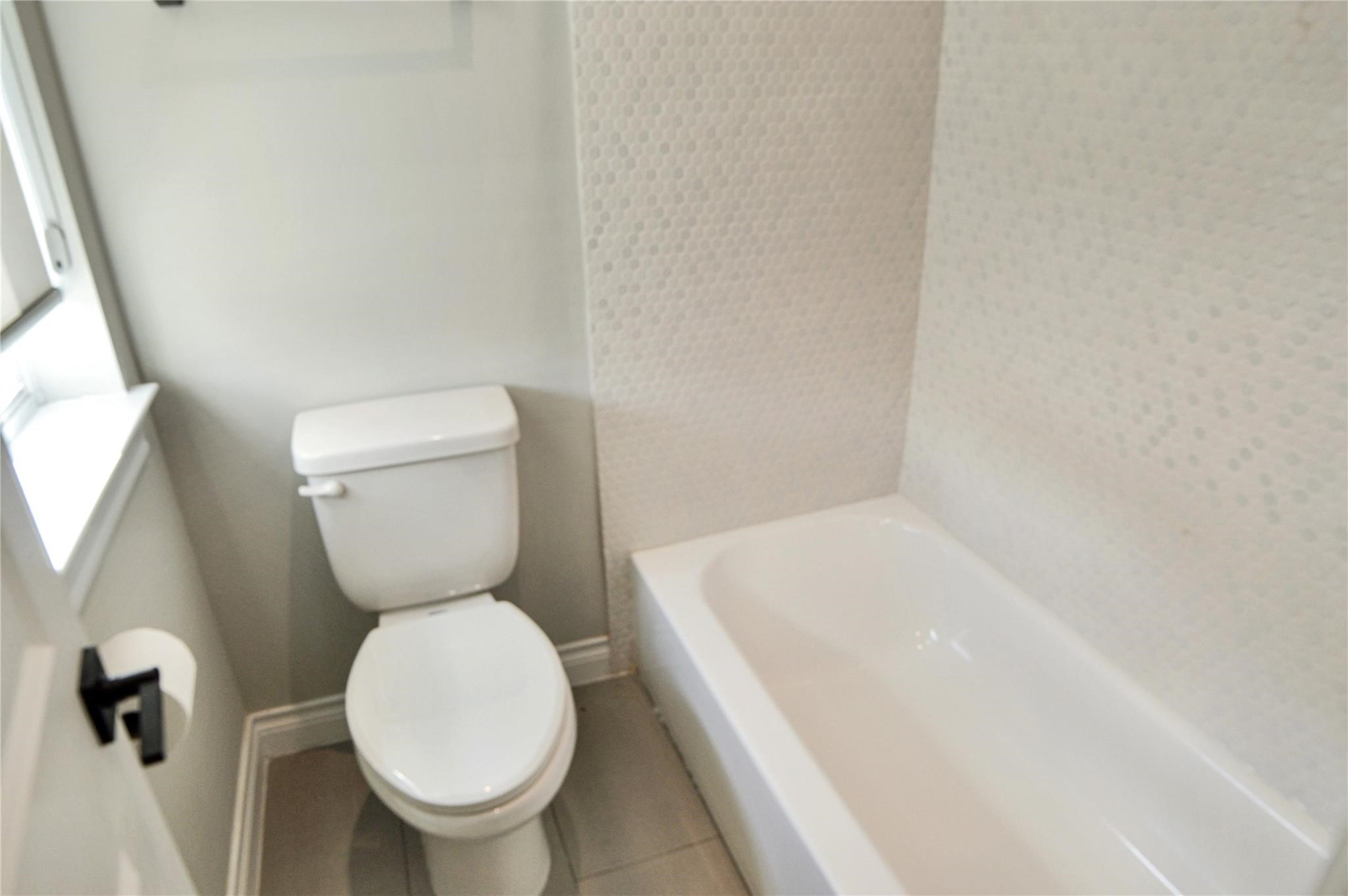 8918 Spring Knoll Forest Drive Houston, TX 77080 - Photo 18 of 30