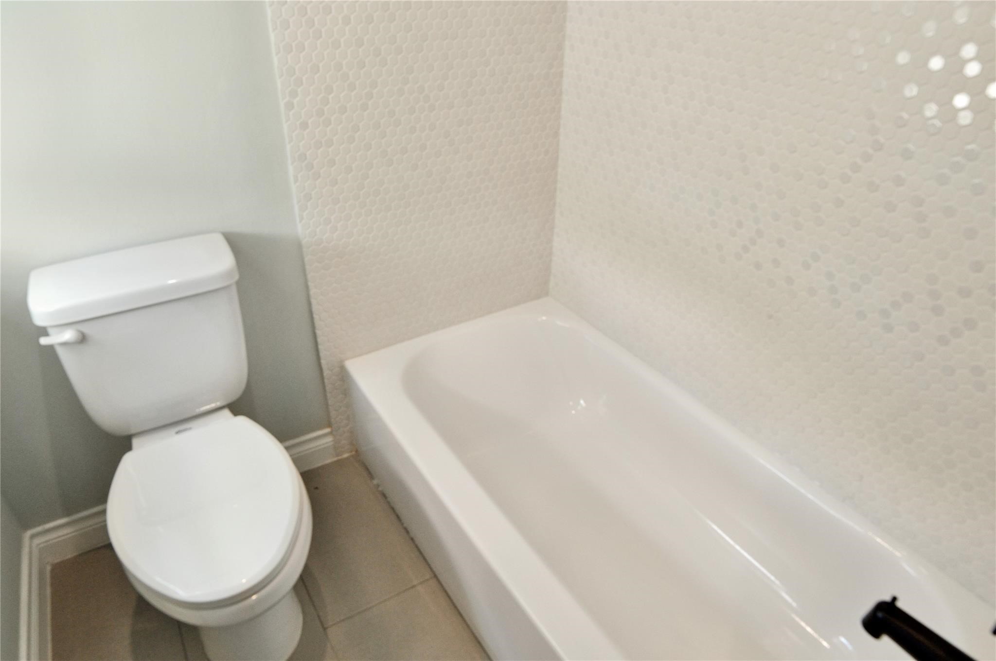 8918 Spring Knoll Forest Drive Houston, TX 77080 - Photo 20 of 30