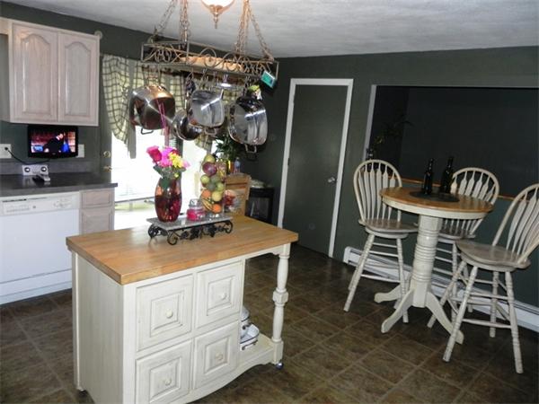 34 Conway Street Worcester, MA 01607 - Photo 4 of 27 Gallery Image 4