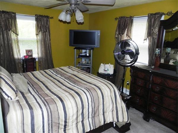 34 Conway Street Worcester, MA 01607 - Photo 7 of 27 Gallery Image 7