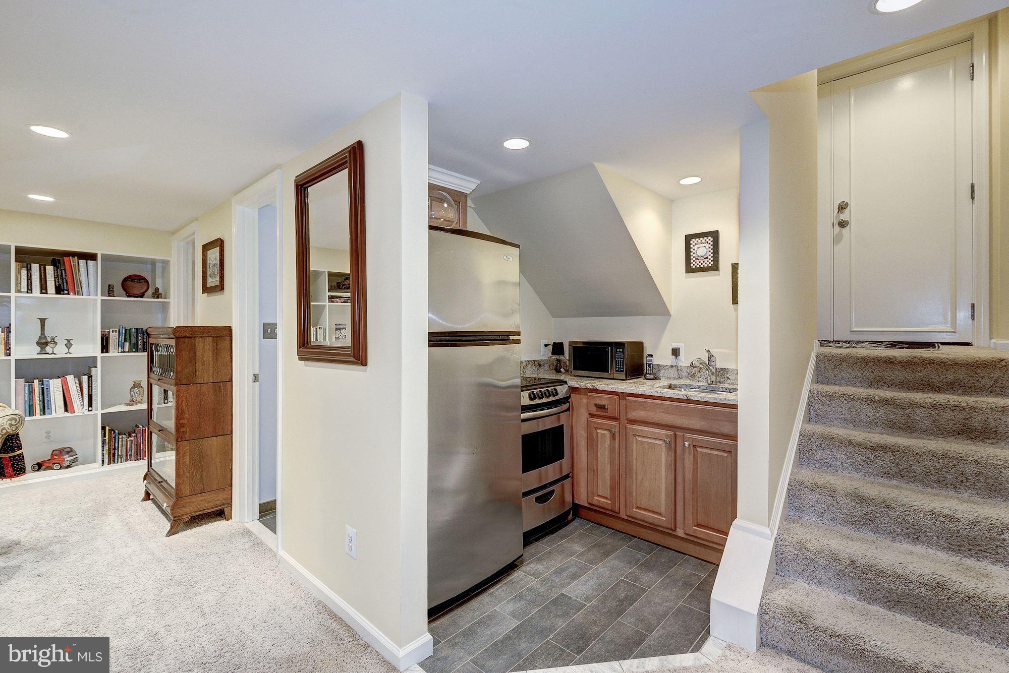 1210 Russell Road Alexandria, VA 22301 - Photo 20 of 30 Lower Level Kitchen