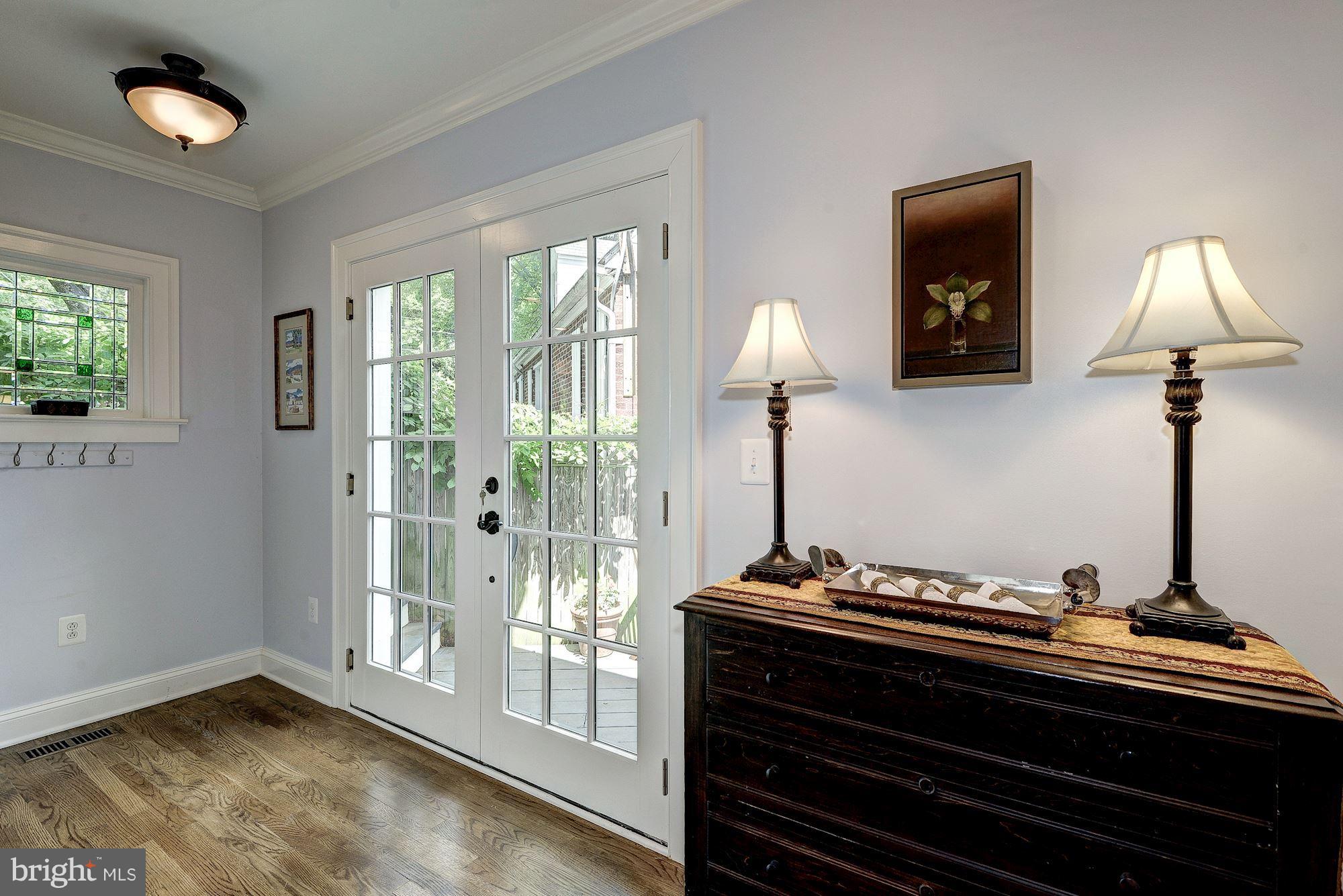 1210 Russell Road Alexandria, VA 22301 - Photo 10 of 30 French Doors off Dining Room / Ktichen to Deck
