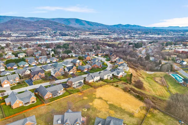 $694,500 | 2158 River Oaks Drive, Salem, VA 24153