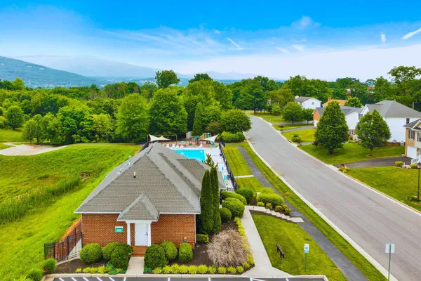 $694,500 | 2158 River Oaks Drive, Salem, VA 24153