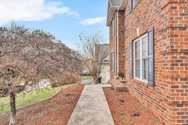 $694,500 | 2158 River Oaks Drive, Salem, VA 24153