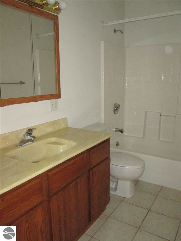 12087 Homestead Road Beulah, MI 49617 - Photo 37 of 62 1775673-36.JPG