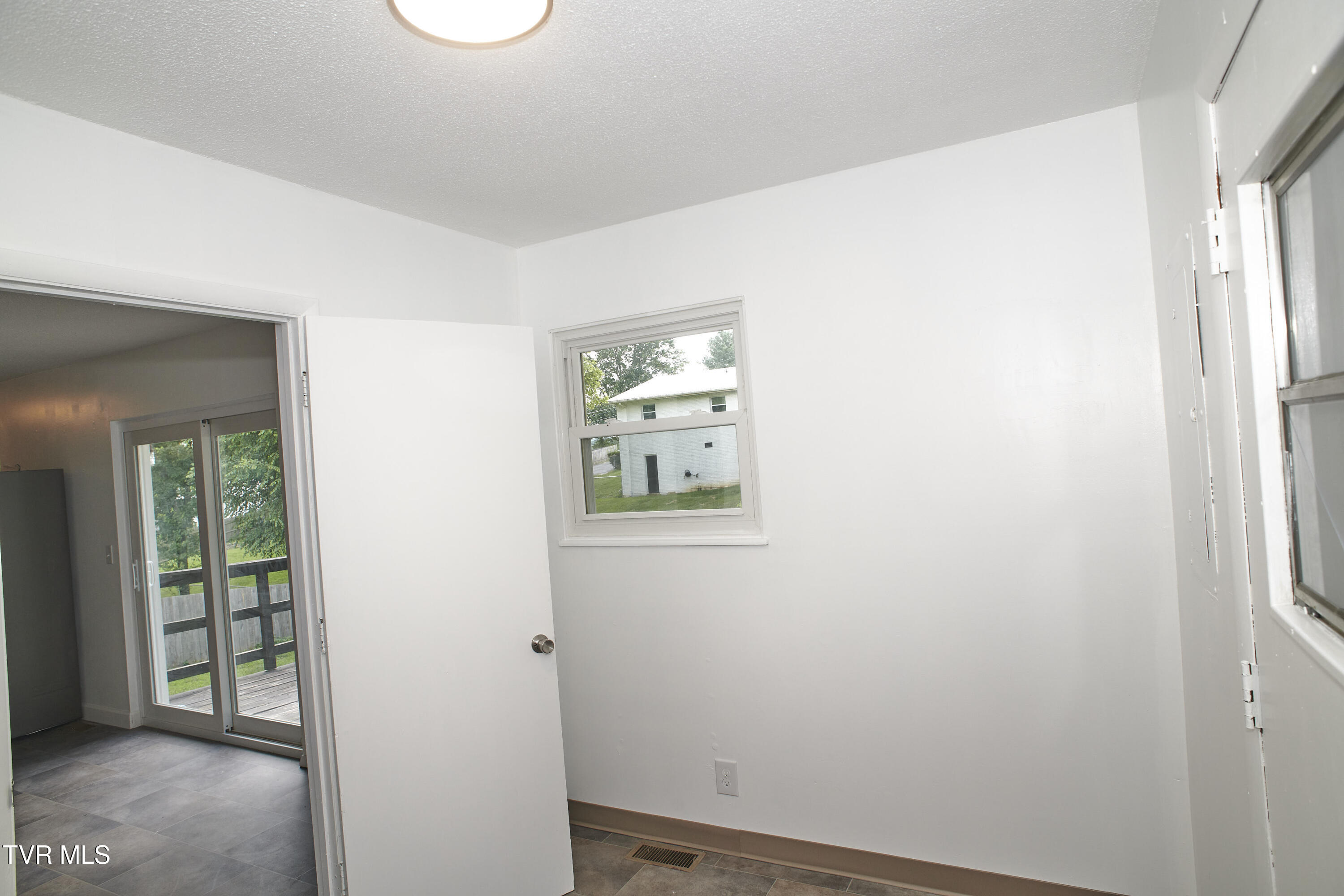 113 Midway Street Gray, TN 37615 - Photo 19 of 24 shelly 1