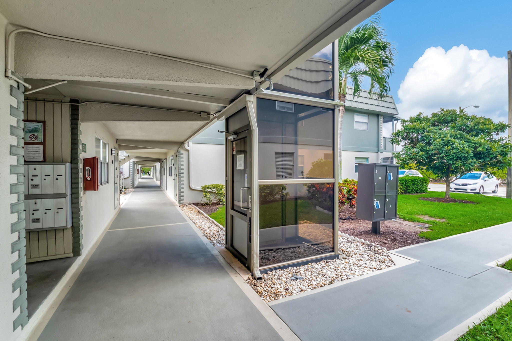 89 Flanders Way, Unit B Delray Beach, FL 33484 - Photo 24 of 43 2-web-or-mls-DSC_3670
