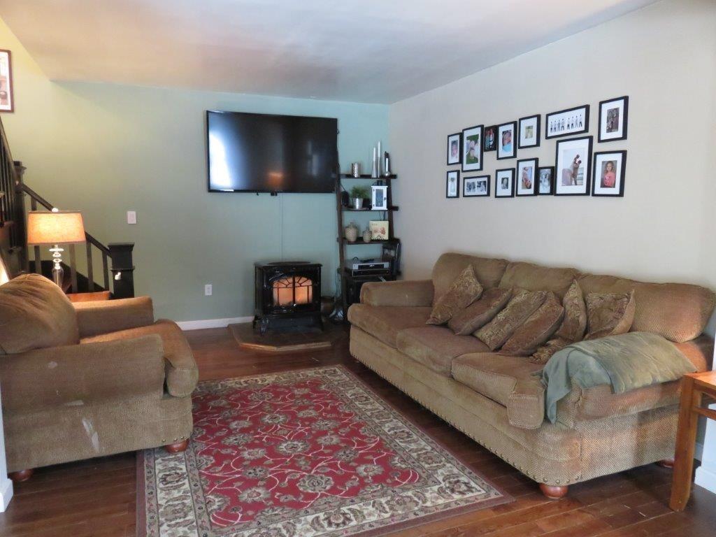 25 Auburn Street Springvale, ME 04083 - Photo 8 of 22 Photo