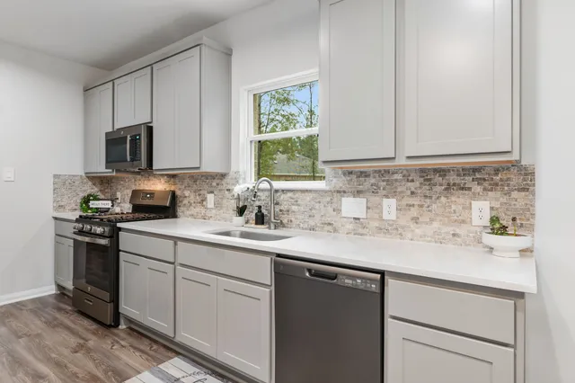 $460,000 | 16680 Rockwall Street, Conroe, TX 77303