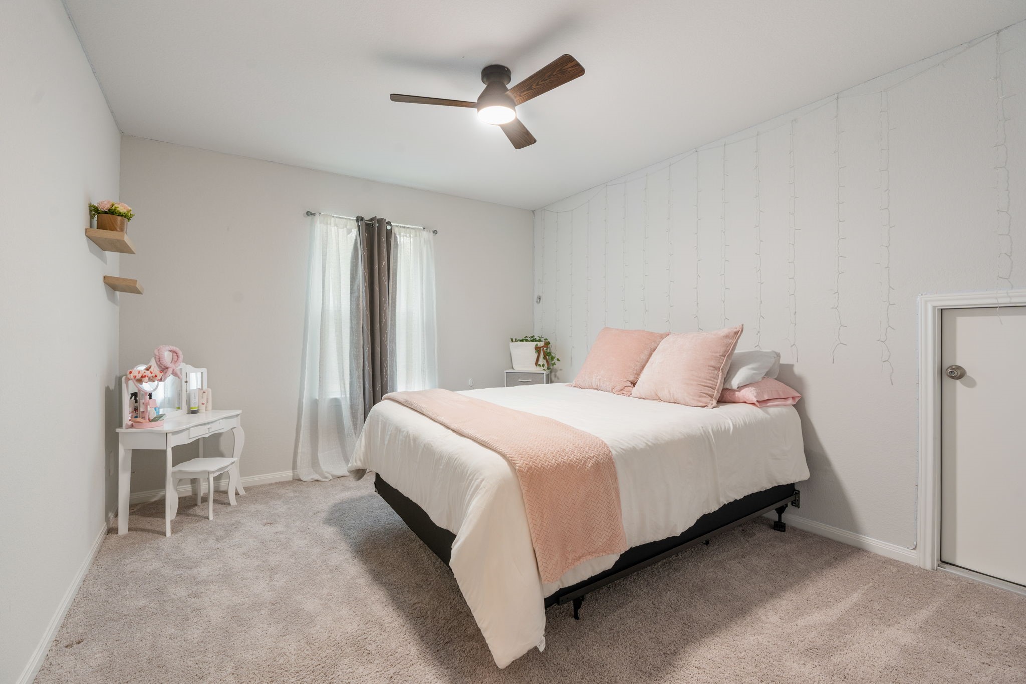 16680 Rockwall Street Conroe, TX 77303 - Photo 25 of 38 You won't want to miss the large walk-in closet in this secondary room.