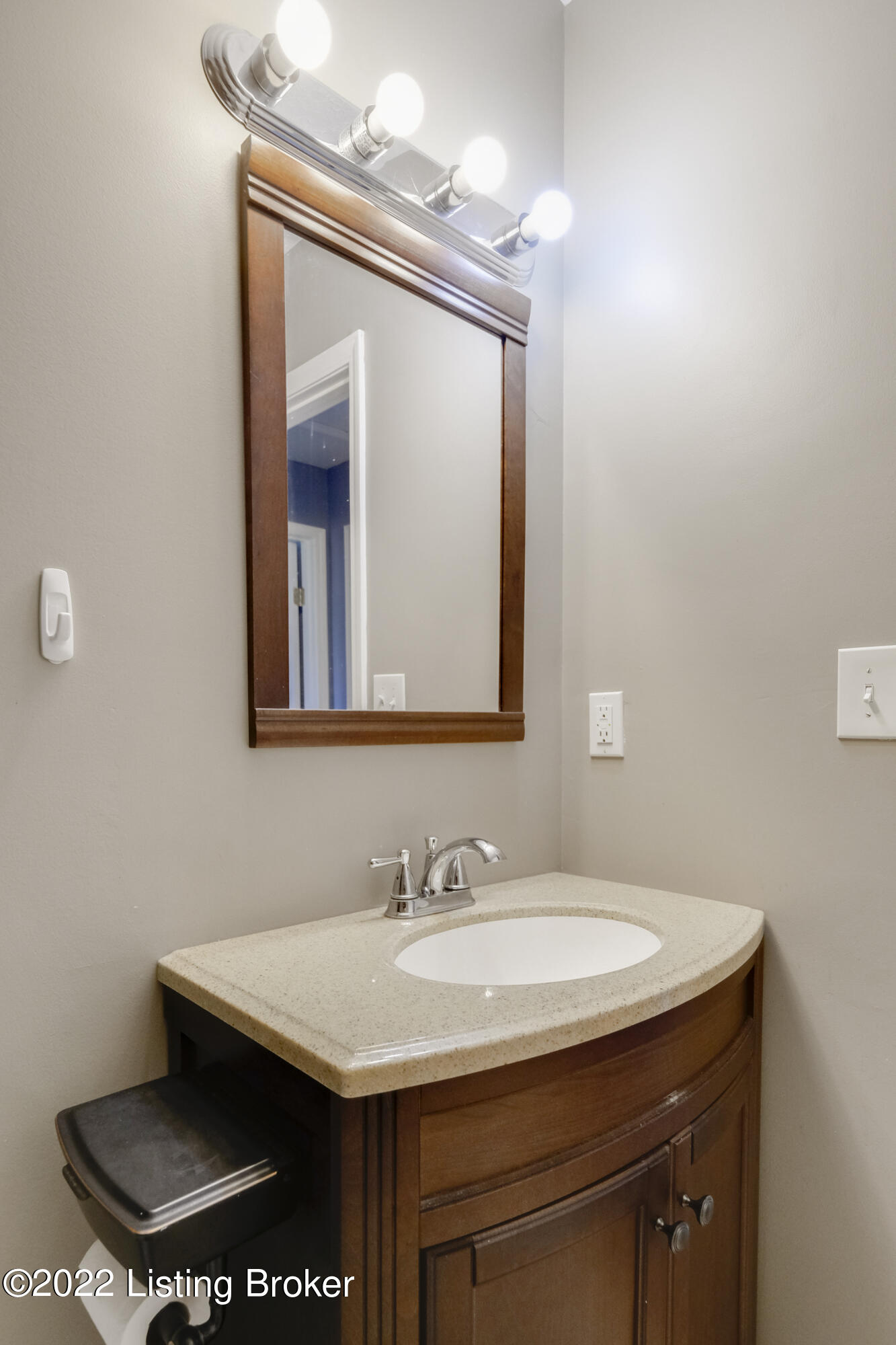 233 Mayflower Road Louisville, KY 40229 - Photo 26 of 38 223 Mayflower Rd-29