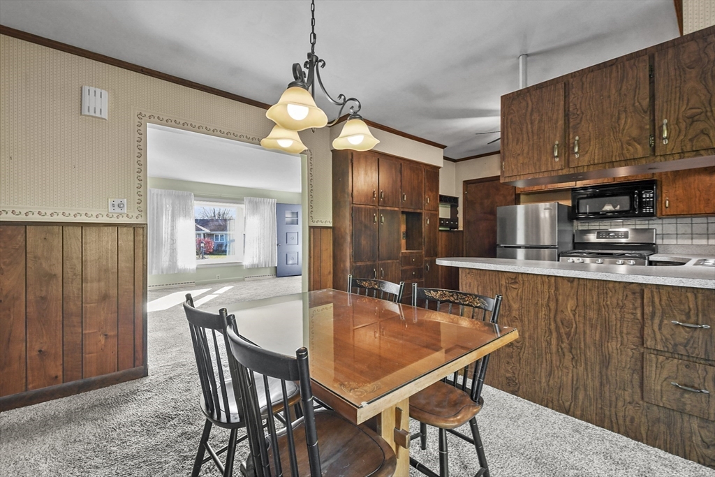 104 Mohawk Road Somerset, MA 02726 - Photo 10 of 27 Gallery Image 10