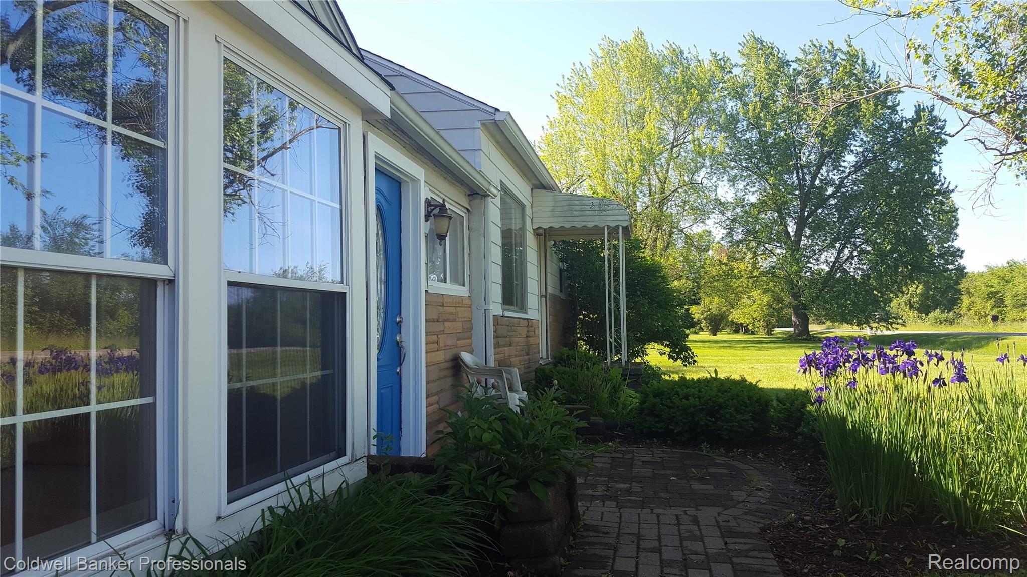 2254 Valentine Road Lapeer, MI 48446 - Photo 4 of 17 20190614_093359.jpg
