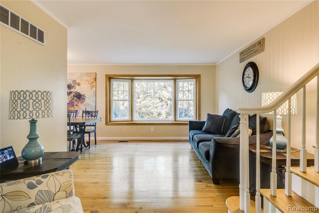 28015 Ridgebrook Road Farmington Hills, MI 48334 - Photo 12 of 35