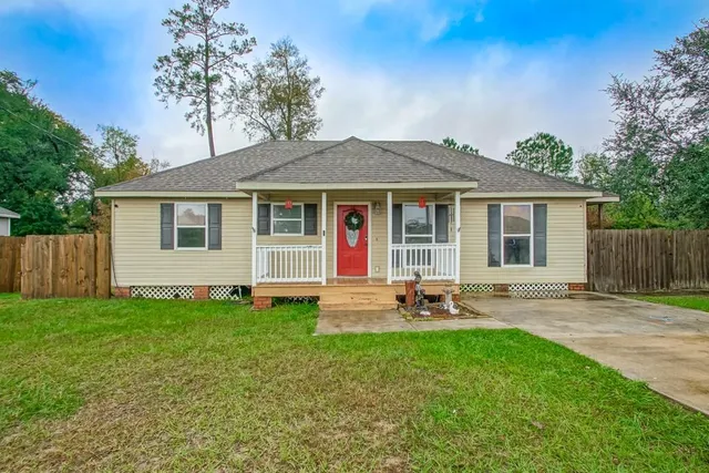 $179,999 | 21365 Southern Pines Boulevard, Ponchatoula, LA 70454