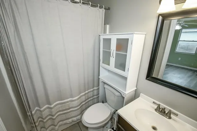 $179,999 | 21365 Southern Pines Boulevard, Ponchatoula, LA 70454