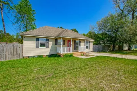 $174,900 | 21365 Southern Pines Boulevard, Ponchatoula, LA 70454