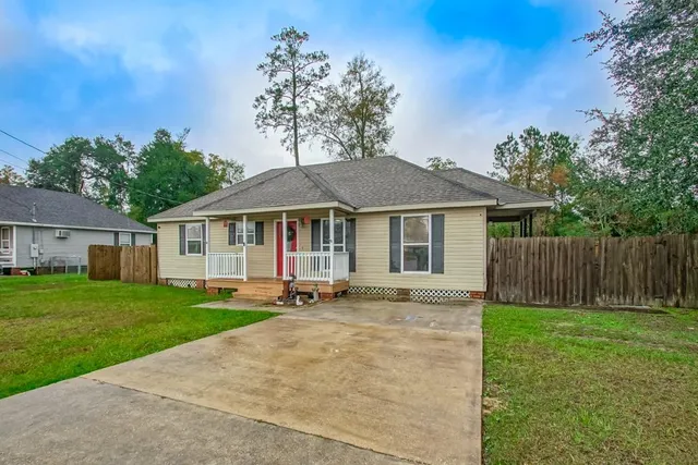 $179,999 | 21365 Southern Pines Boulevard, Ponchatoula, LA 70454
