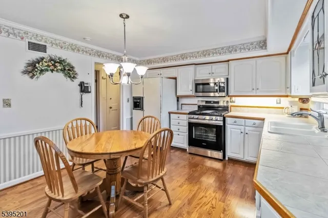 $869,000 | 9 Beechwood Drive, Morristown, NJ 07960