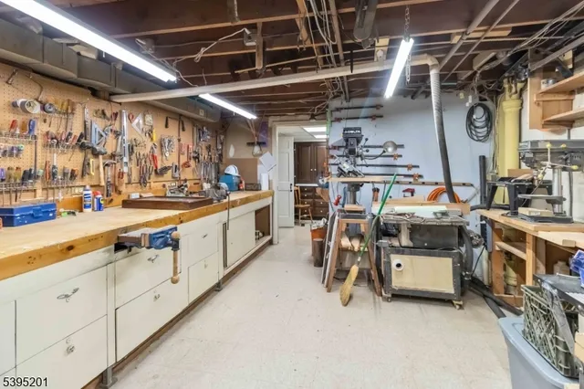 $869,000 | 9 Beechwood Drive, Morristown, NJ 07960