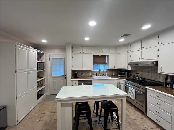 $2,200 | 545 Atlantic Street, Corpus Christi, TX 78404