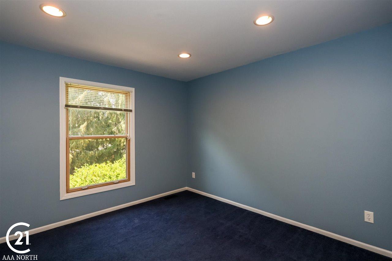 6097 Country Ridge Drive Troy, MI 48098 - Photo 33 of 37 50043706-32.JPG