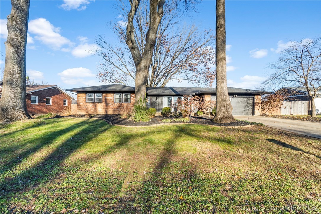 509 Hemlock Road Jeffersonville, IN 47130 - Photo 15 of 49