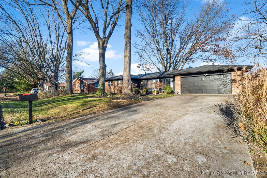 509 Hemlock Road Jeffersonville, IN 47130 - Photo 17 of 49