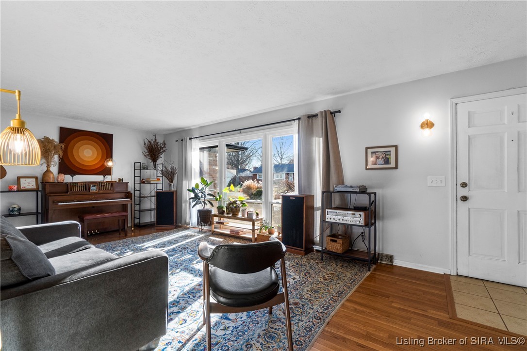 509 Hemlock Road Jeffersonville, IN 47130 - Photo 19 of 49