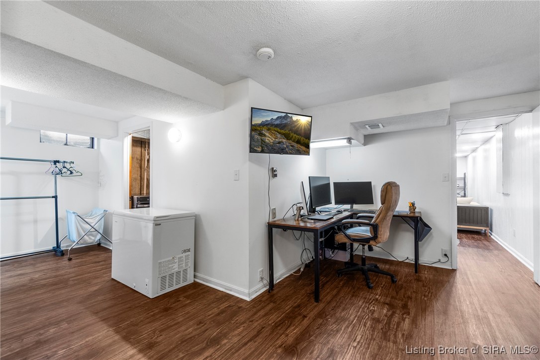 509 Hemlock Road Jeffersonville, IN 47130 - Photo 35 of 49