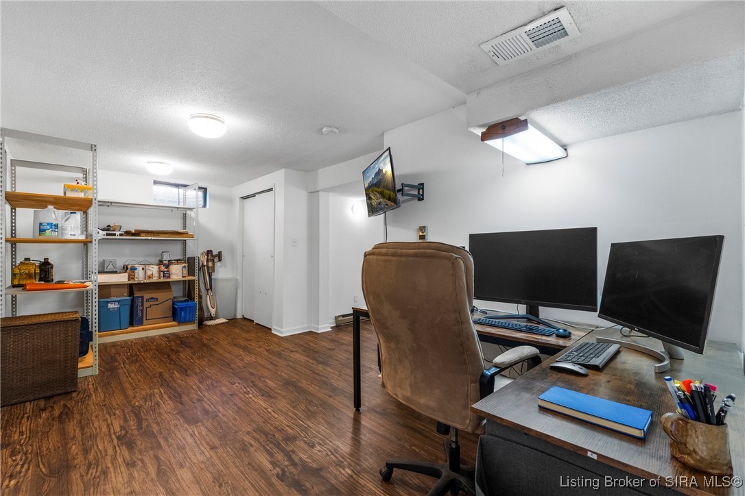 509 Hemlock Road Jeffersonville, IN 47130 - Photo 36 of 49