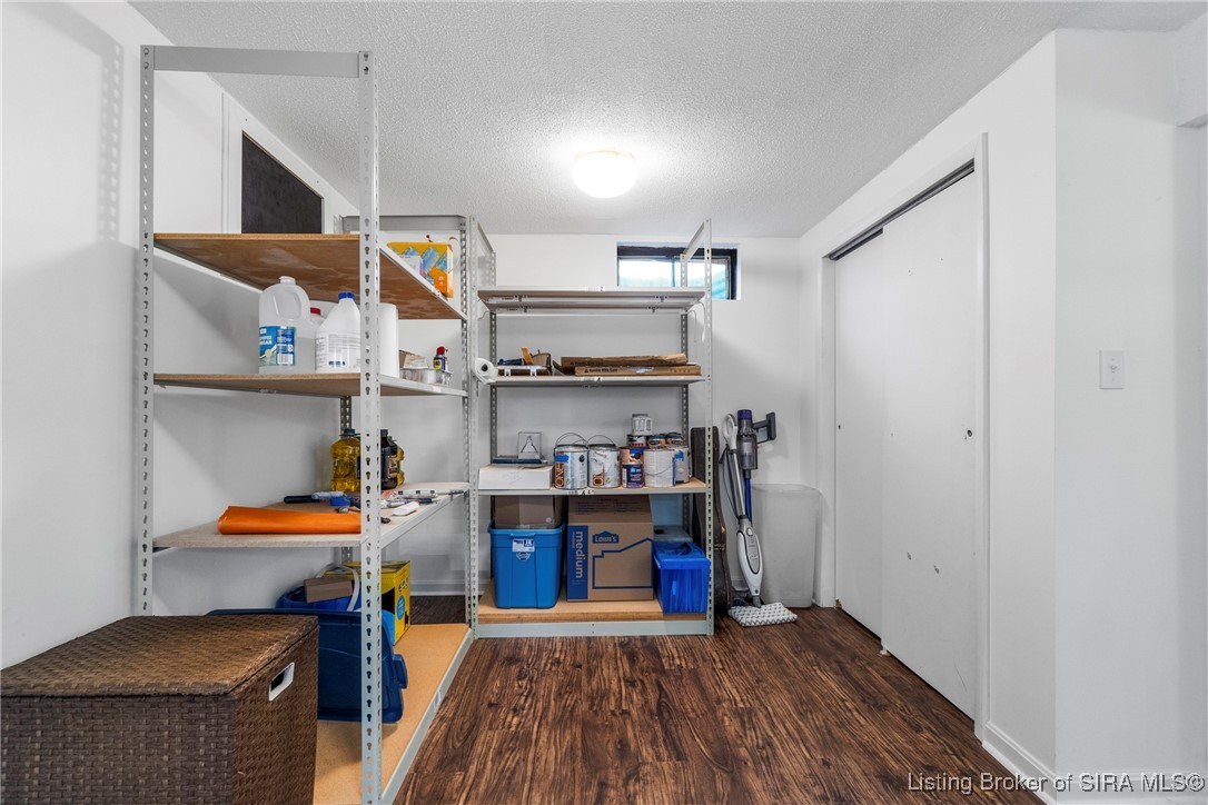 509 Hemlock Road Jeffersonville, IN 47130 - Photo 37 of 49